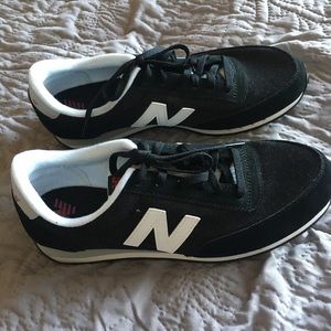 410 New Balance sneakers